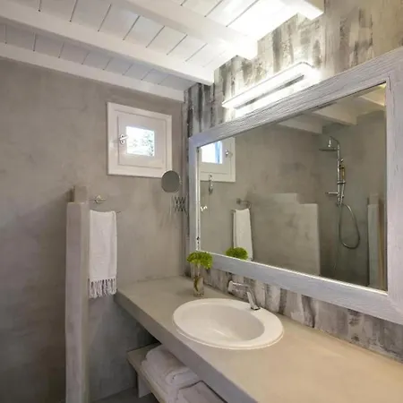 Manu Mykonos Exclusive Luxury Beachside With Private Pool By Quality Brand فيلة *